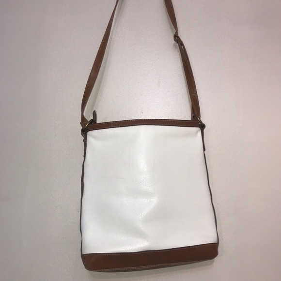 🌸Classic White & Camel Brown Sleek Lock Crossbody - Picture 13 of 13